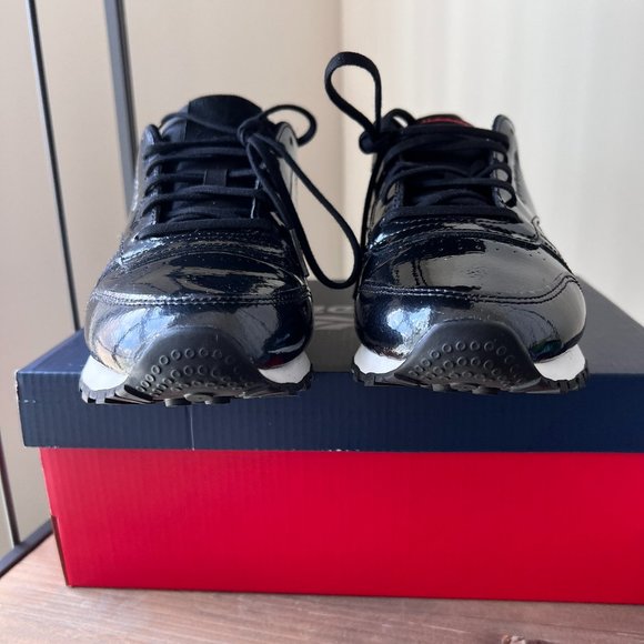 Nearly New (Only Worn Twice) Reebok It's A Man's World Women's Running Sneakers - Picture 12 of 16